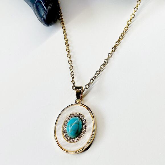 NEW Mother Of Pearl Pendant Necklace With Turquoise Stone - Picture 3 of 10